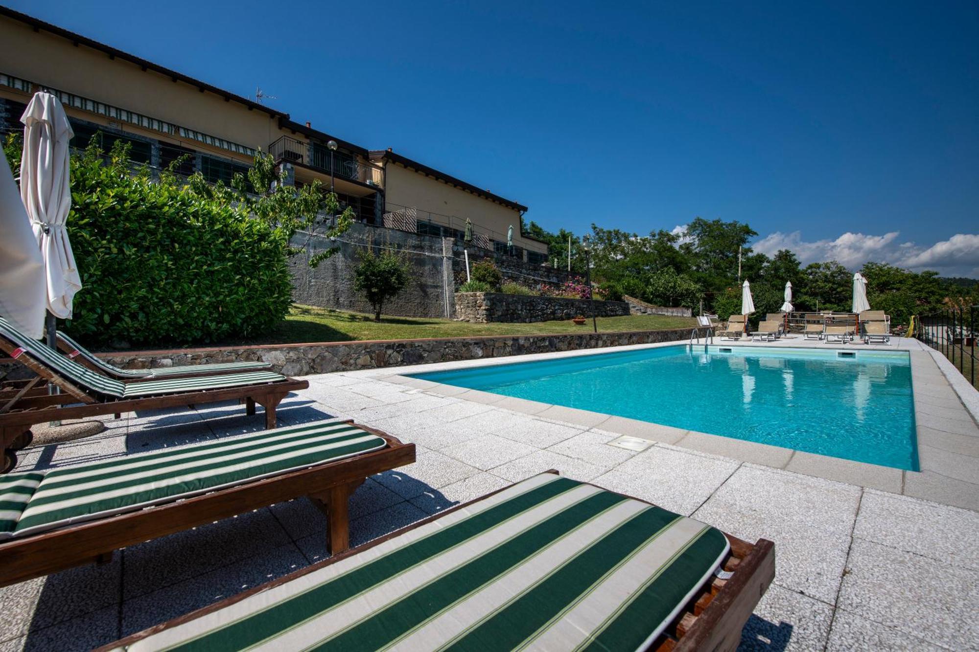 211 - Appartamento Acacia, Terrazza Giardino E Piscina Carro Esterno foto